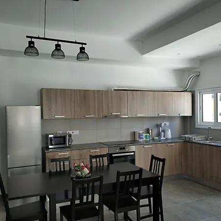 Stelios Place - 3 Bedroom Appartamento *